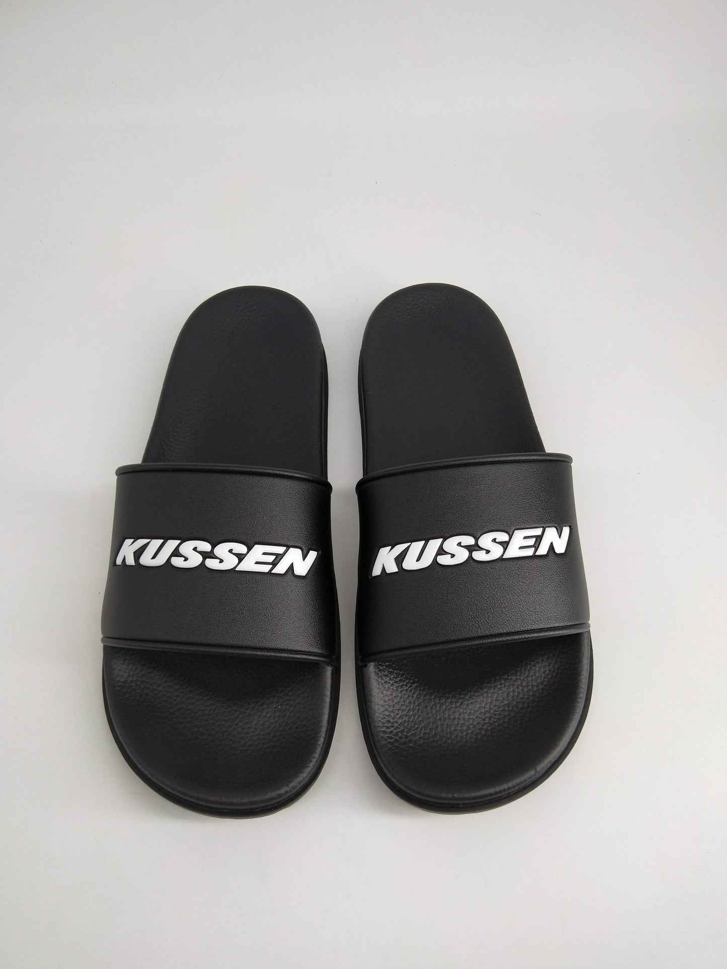 CC POOLSIDE SLIDERS